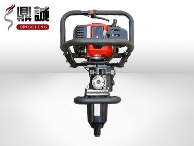 點(diǎn)擊查看詳細(xì)信息<br>標(biāo)題：便攜式內(nèi)燃扳手 閱讀次數(shù)：4175