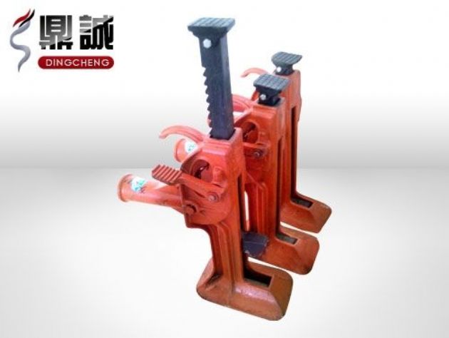 點(diǎn)擊查看詳細(xì)信息<br>標(biāo)題：齒條式起道機(jī) 閱讀次數(shù)：4121